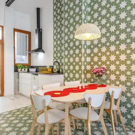 Artisan Haven: El Cabanyal Oasis Валенсия