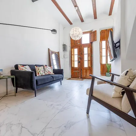 Artisan Haven: El Cabanyal Oasis Валенсия