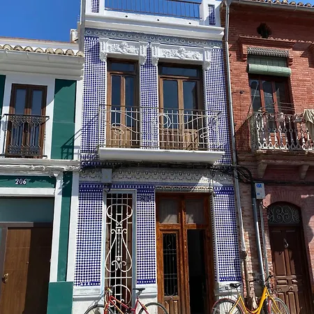 Artisan Haven: El Cabanyal Oasis Валенсия