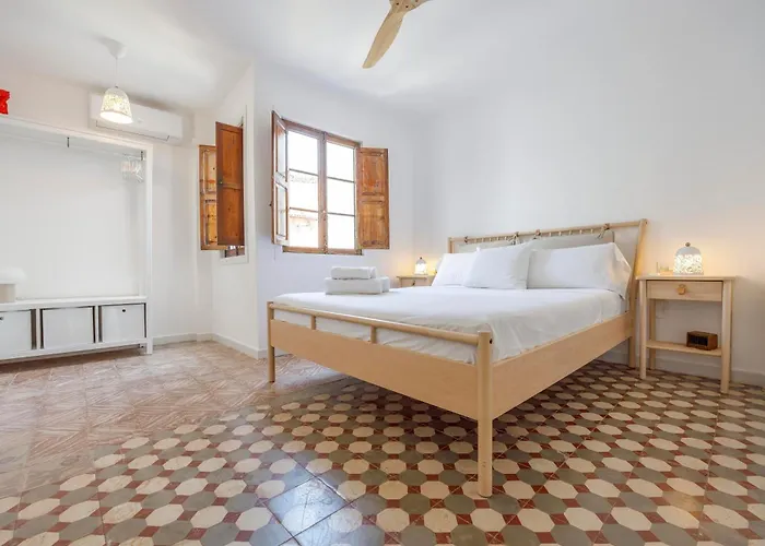 Сasa de vacaciones Artisan Haven: El Cabanyal Oasis *