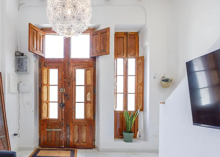 Artisan Haven: El Cabanyal Oasis * Valencia