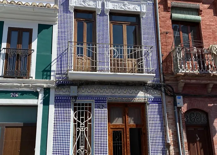 Artisan Haven: El Cabanyal Oasis Valencia